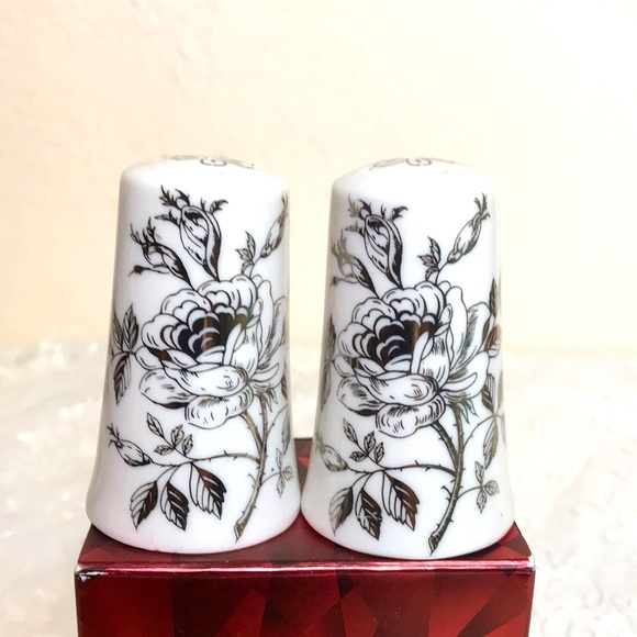 Vintage 25th Wedding Anniversary Salt & Pepper Shakers - Picture 2 of 4